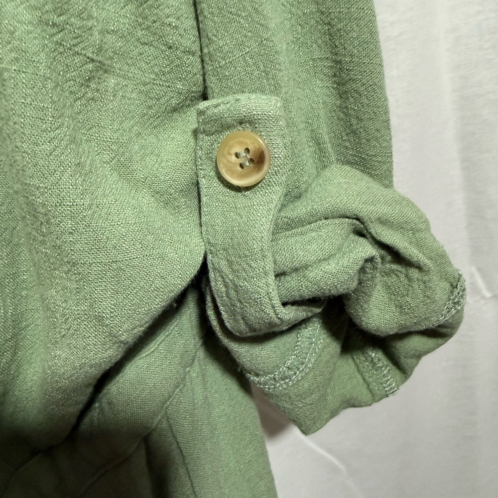 Very J Button up Romper in Size Medium light green/sage color - Picture 6 of 7
